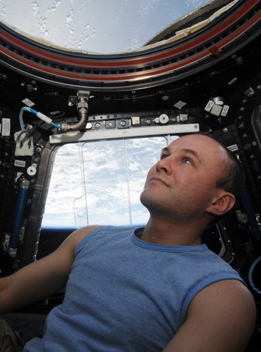 Работа из дома - взгляд космонавта - 1 Работа из дома - взгляд космонавта - фото - 1